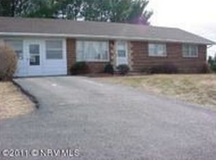 2631 Childress Rd, Christiansburg, VA 24073