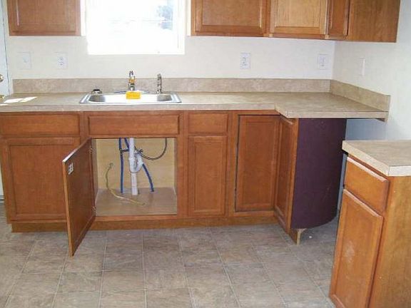 3rd image of 6749 Glenloch St