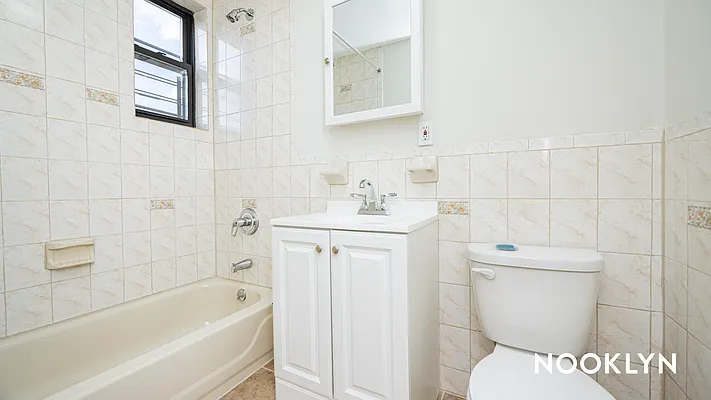 Rented by Nooklyn NYC LLC | media 22