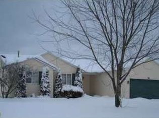 366 Ivylawn Dr, Whitmore Lake, MI 48189