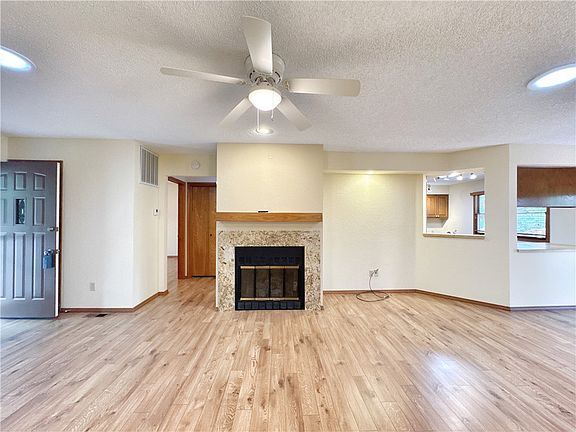 4th image of 16 Sandwick Pl
