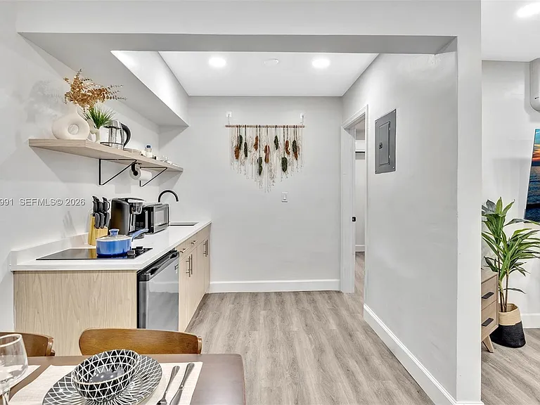 703 NE 7th St #5 — Photo 15