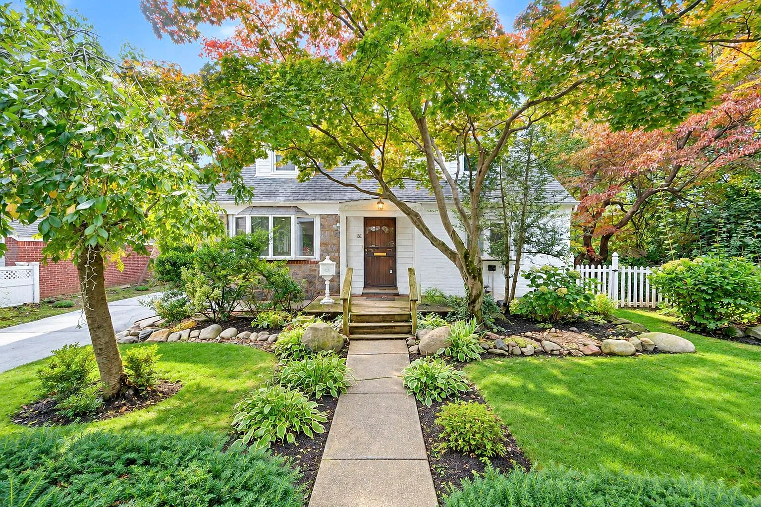 81 Gerard Ave — Photo 1