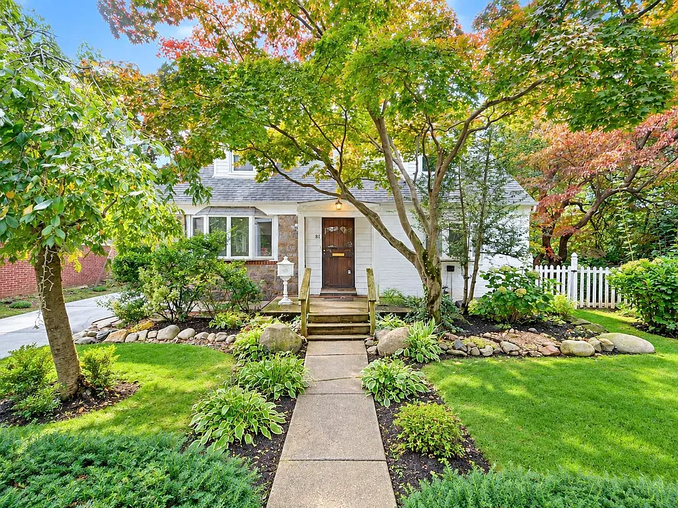 81 Gerard Ave