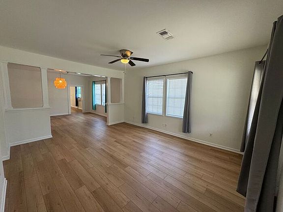 2nd image of 320 W Zarragossa St