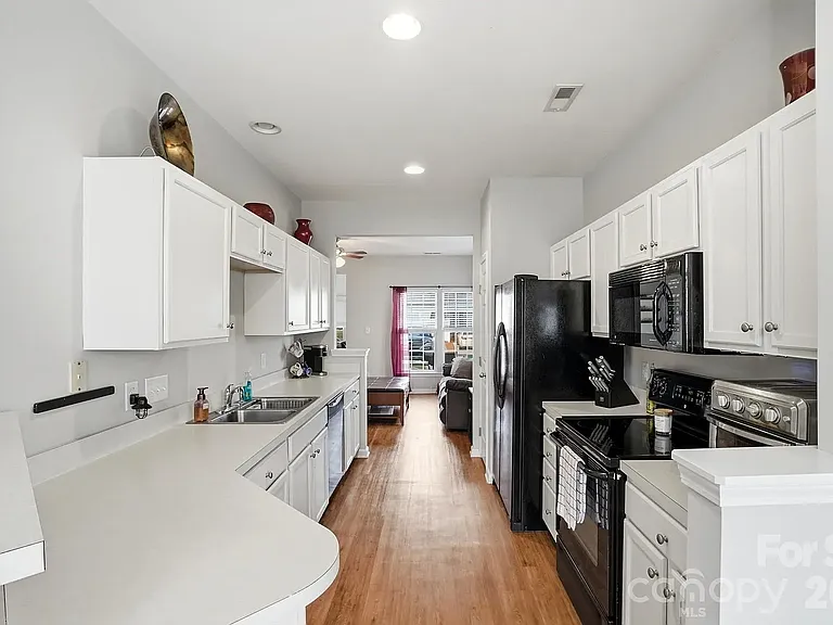 4723 Forestridge Commons Dr — Photo 10
