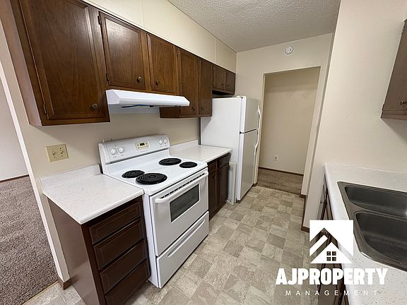 4th image of 500 E 14th St APT 10