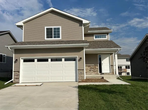 905 Knoll Dr, Norwalk, IA 50211