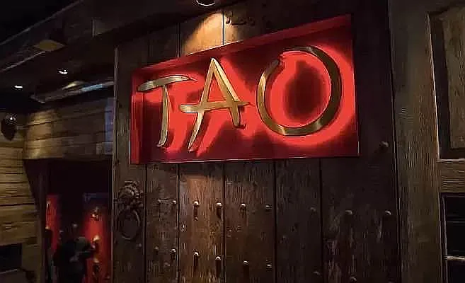 Rented by Douglas Elliman | media 19