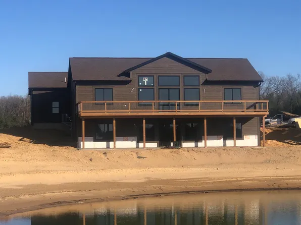 N7023 Canoe Ct, New Lisbon, WI 53950