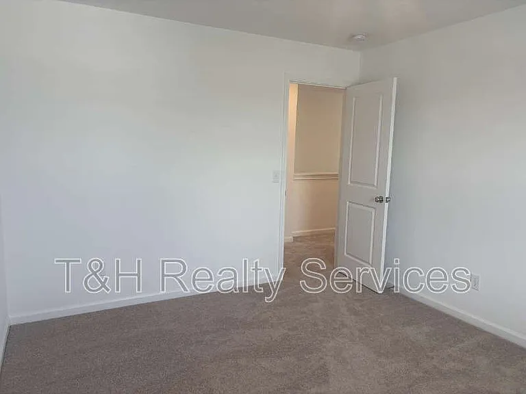 354 N Grand Oak Dr — Photo 21