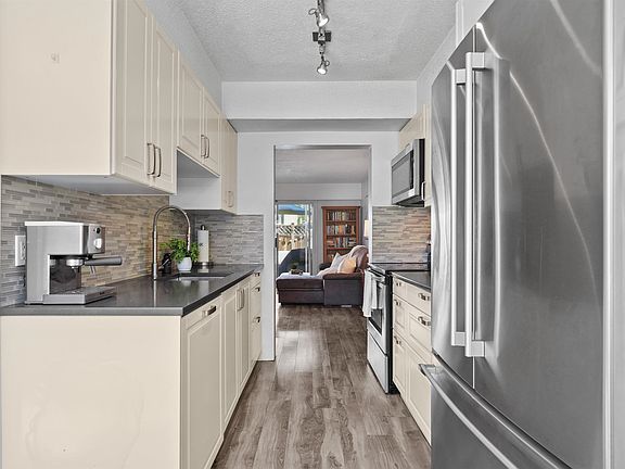 3rd image of 29-4953 57th St #29