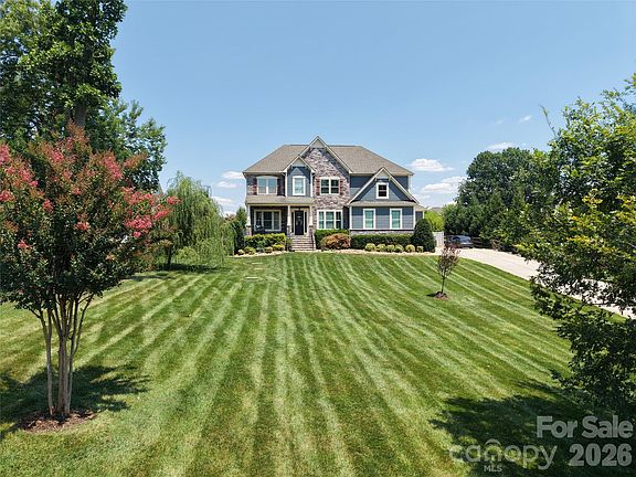 3rd image of 142 Farm Knoll Way