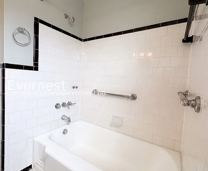 1515 Tunlaw Rd — Photo 12