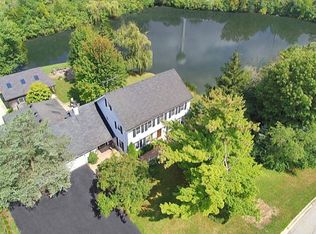 26W108 Tomahawk Dr, Wheaton, IL 60189