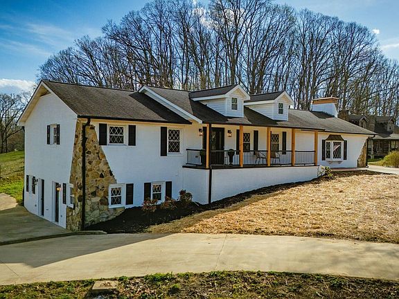 2nd image of 1120 Kinzer Ln