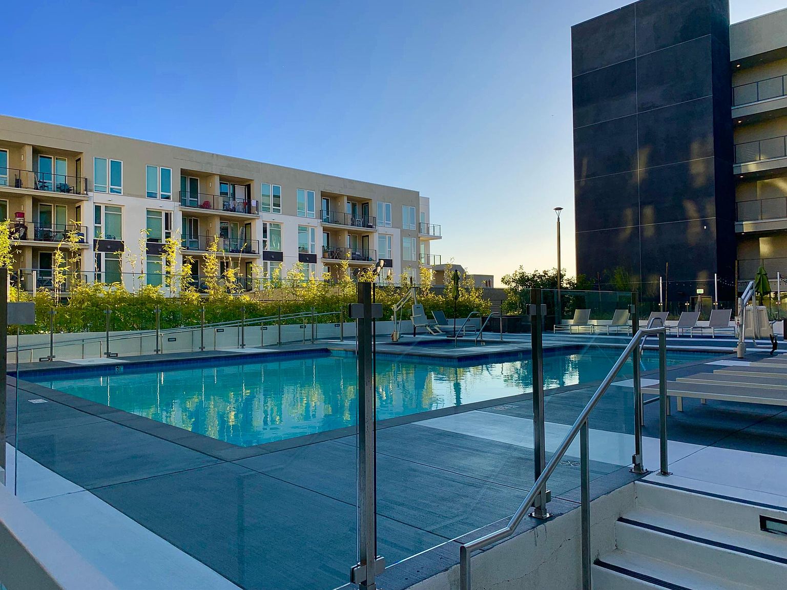 3060 W Olympic Blvd, A Hub of Commercial Activity