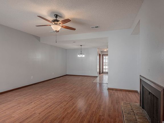 5th image of 11054 Red Oak Dr