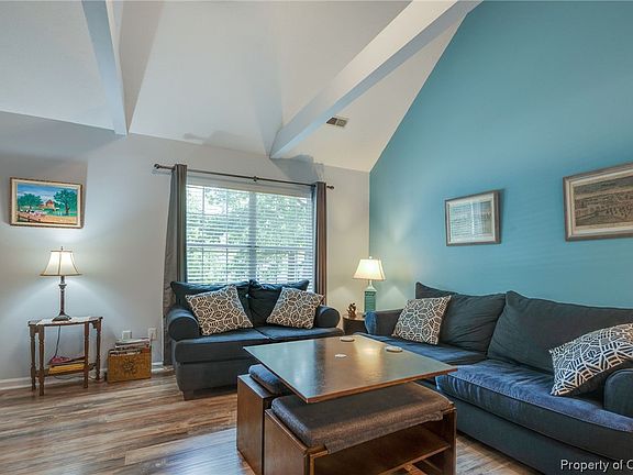 4th image of 3304 Chestnut Hill Ct