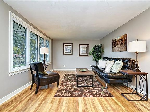 3rd image of 850 Lemontree Dr