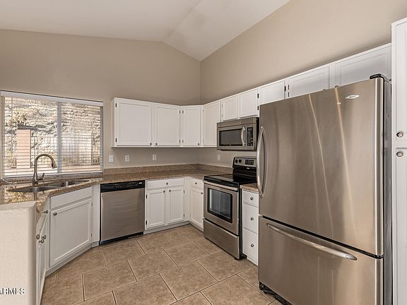 5th image of 2026 E GLENHAVEN Drive