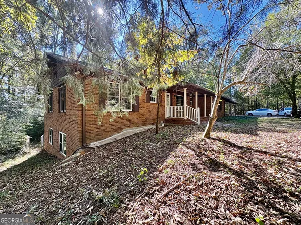 207 Carnation Dr, Fort Valley, GA 31030