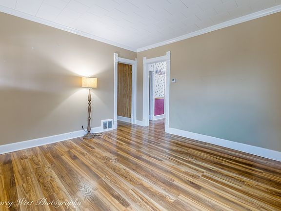 5th image of 533 W State St