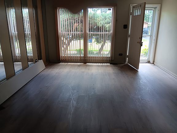 5th image of 1521 E 13th Pl
