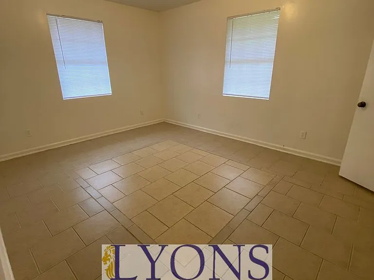 1026 S Gordon Ave — Photo 9