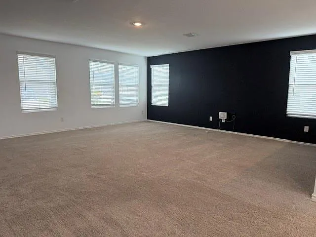 3 bed, 2.5 bath, 1434 sqft, $1,750 — Photo 2