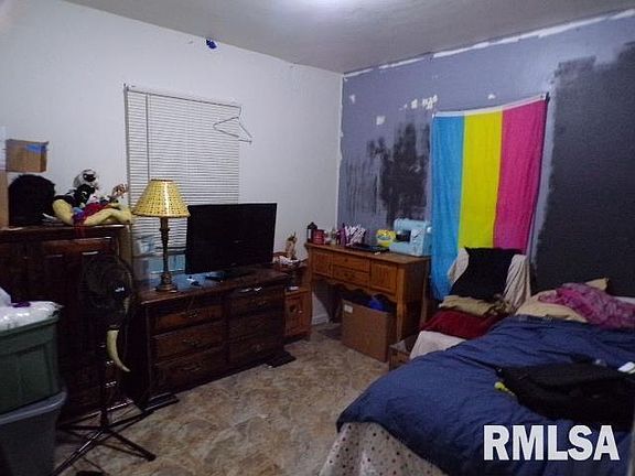 3rd image of 1112 Warren St