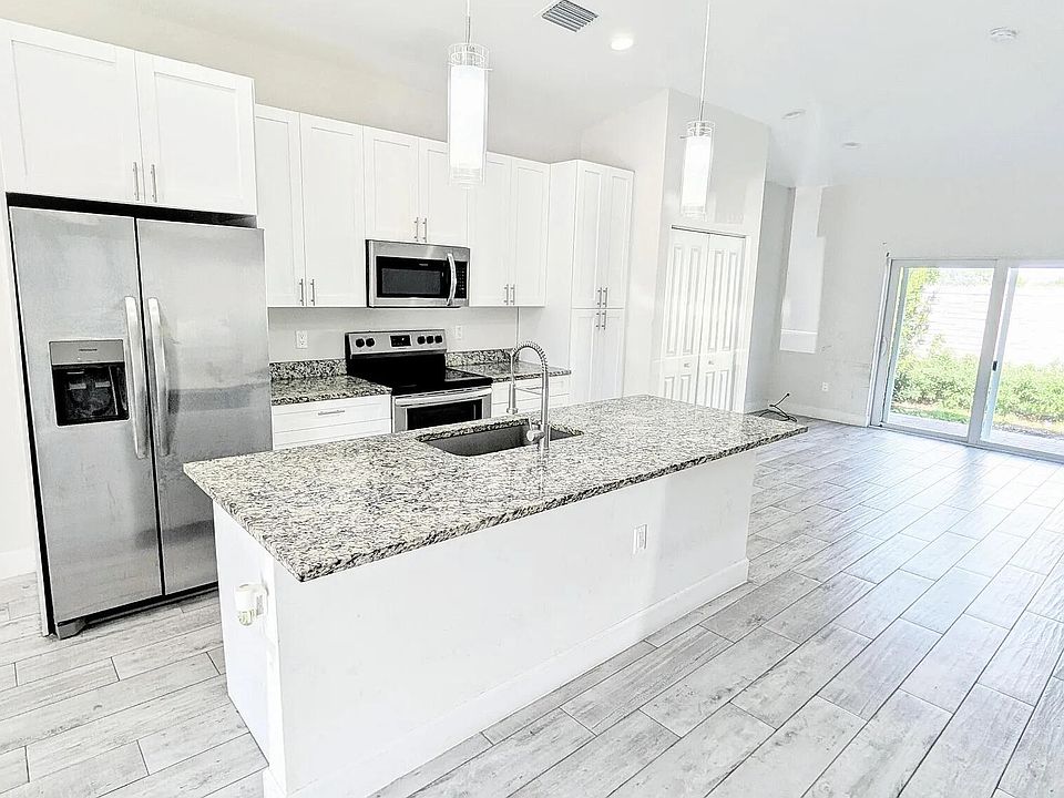 1st image of 1562 W 26th Court