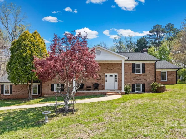 4206 Wimbledon Dr, Dallas, NC 28034