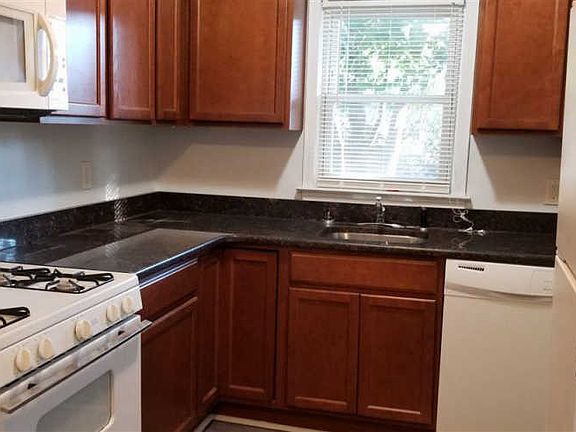 5th image of 27023 Vance St