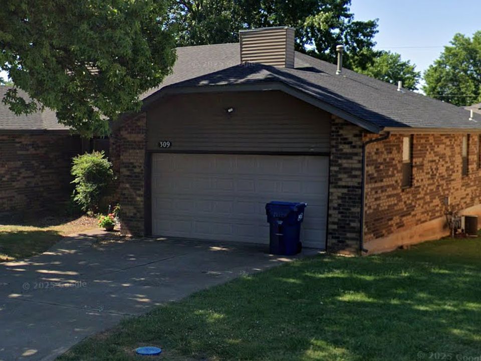 1st image of 309 E Greenwood St
