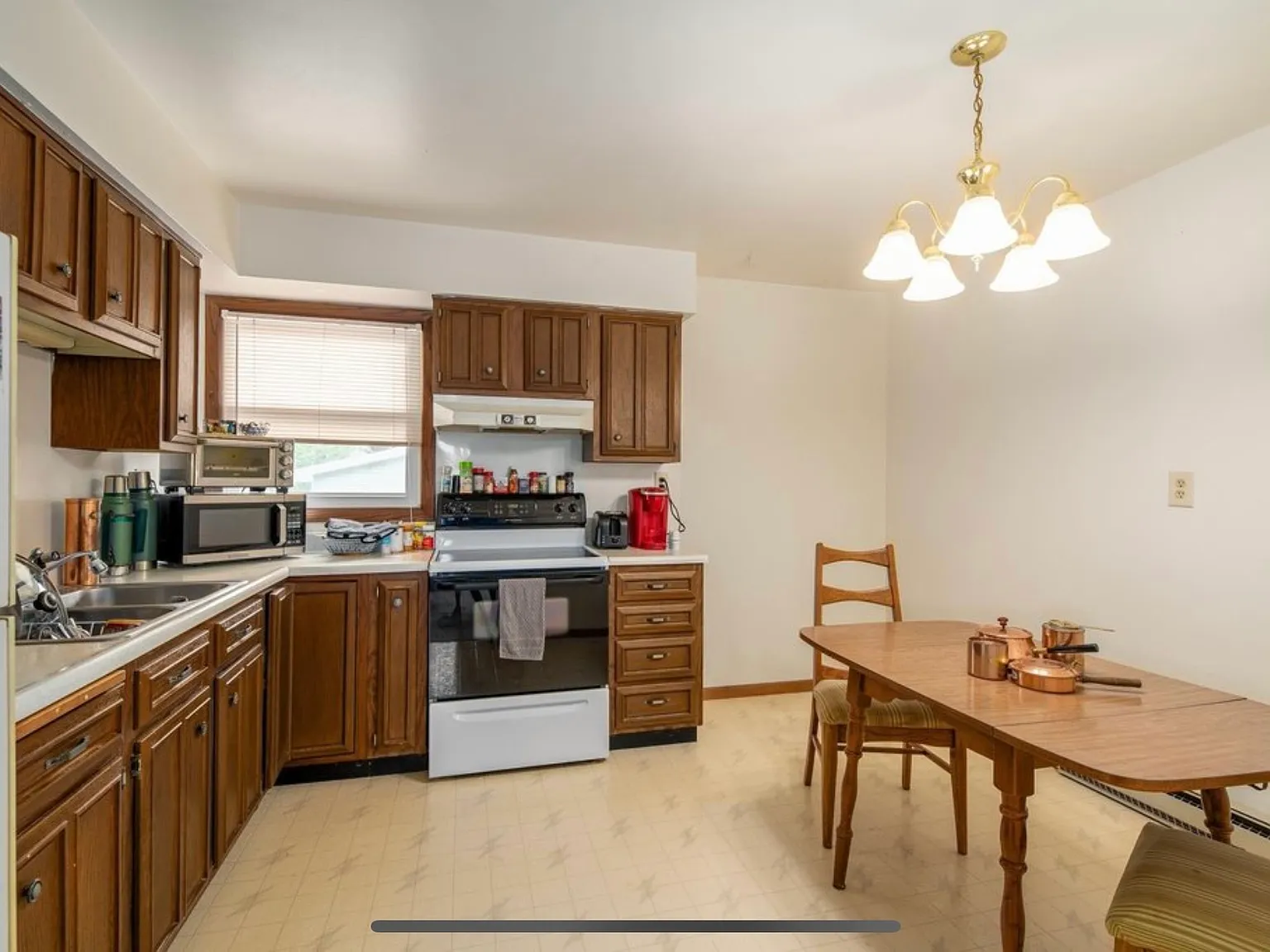 703/705 W Gruenwald Ave — Photo 3