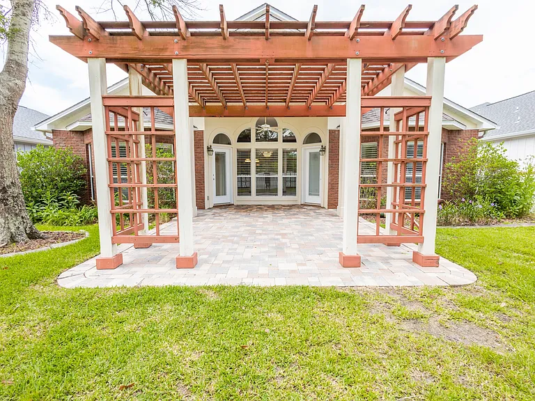 5805 Dunbar Cir — Photo 2