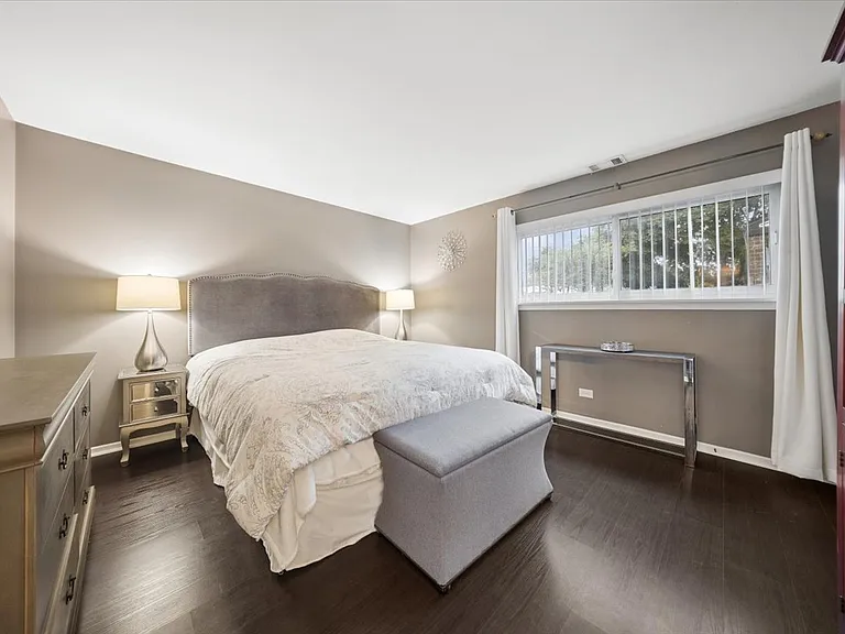 550 Vine Ave #104 — Photo 8