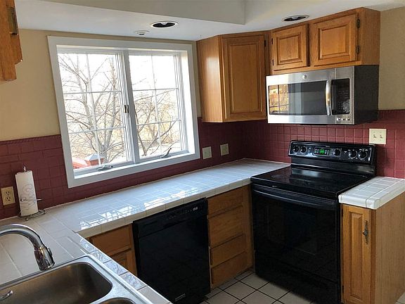 5th image of 520 Brookridge Ter