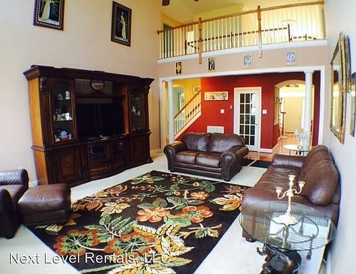 4th image of 4702 Wickham Dr