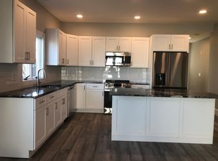 5 Adams St #1, Sagamore, MA 02561