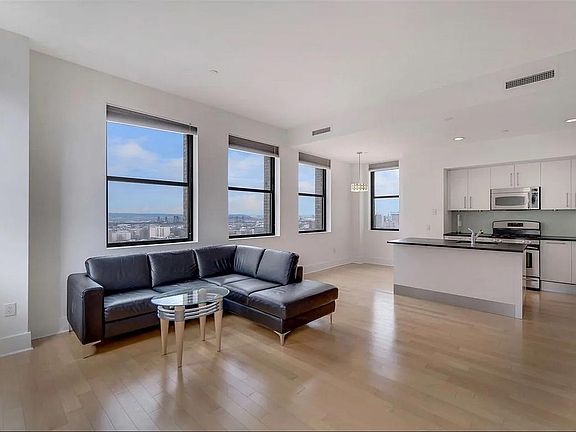 2nd image of 4 Beacon Way APT 906