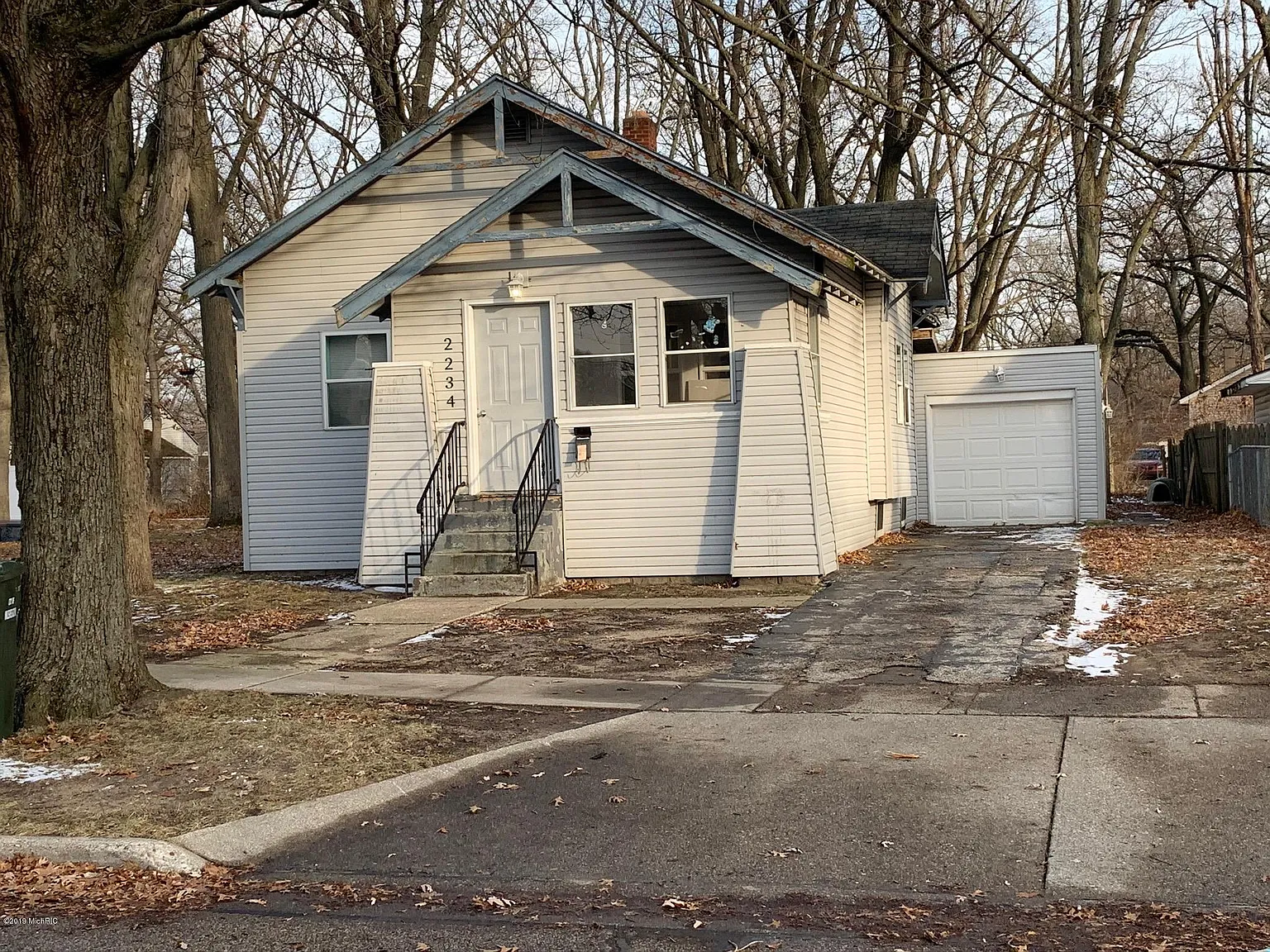 2234 Continental St photo 1