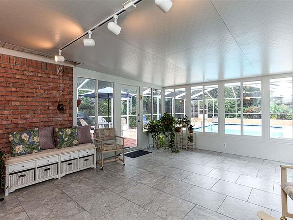 4th image of 2609 Barefoot Creek Cir