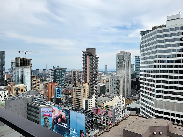 20 Edward St #7 — Photo 2