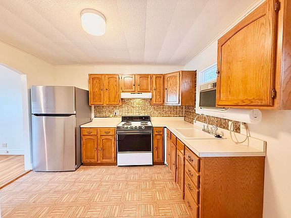 5th image of 408 W Atlantic St