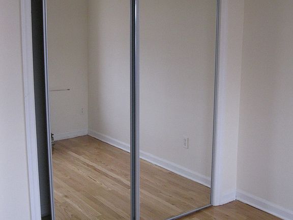 4th image of 3414 44th St APT 3F