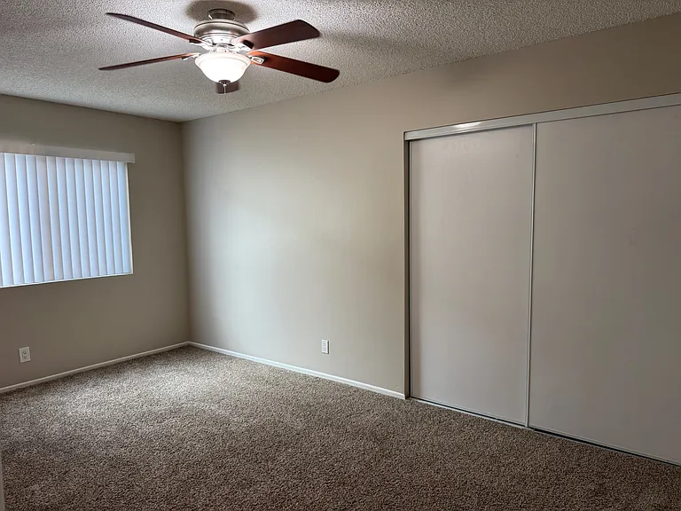 325 E Amerige Ave #A — Photo 36