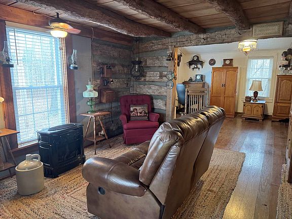 4th image of 772 County Road 2450e