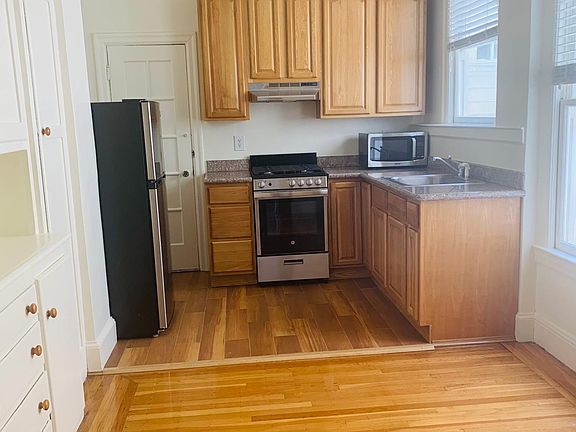 3rd image of 545 Broderick St #7